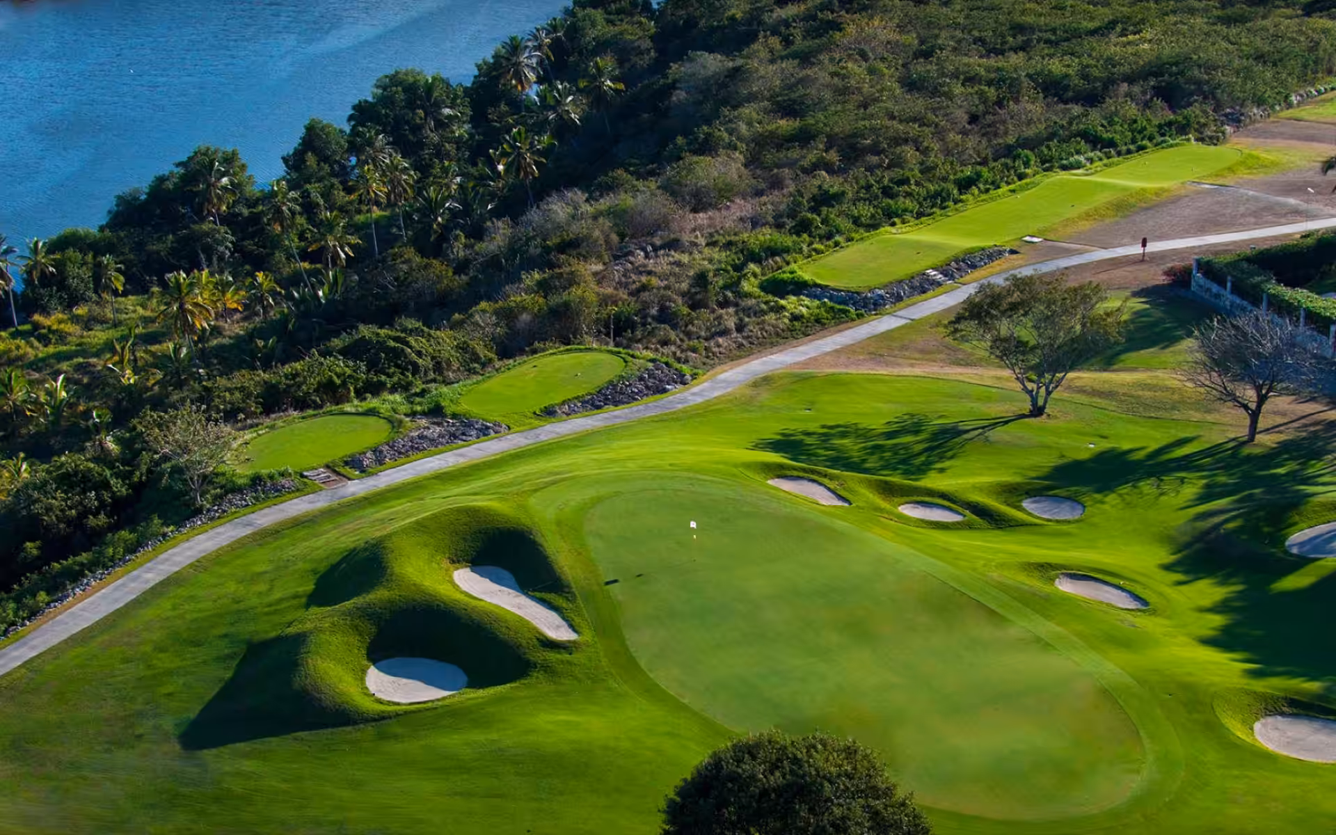 the-casa-de-campo-golf---dye-fore-courses-beautiful-golf-course-within-spectacular-dominican-republic- 1900x1200